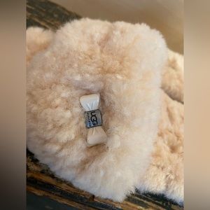 UGG  6.5 - Fluff Slide II